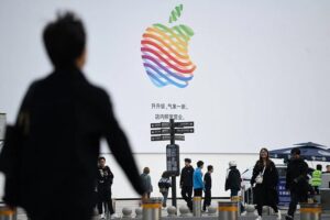 Apple Used China to Make a Profit. What China Got in Return Is Scarier | New York Times