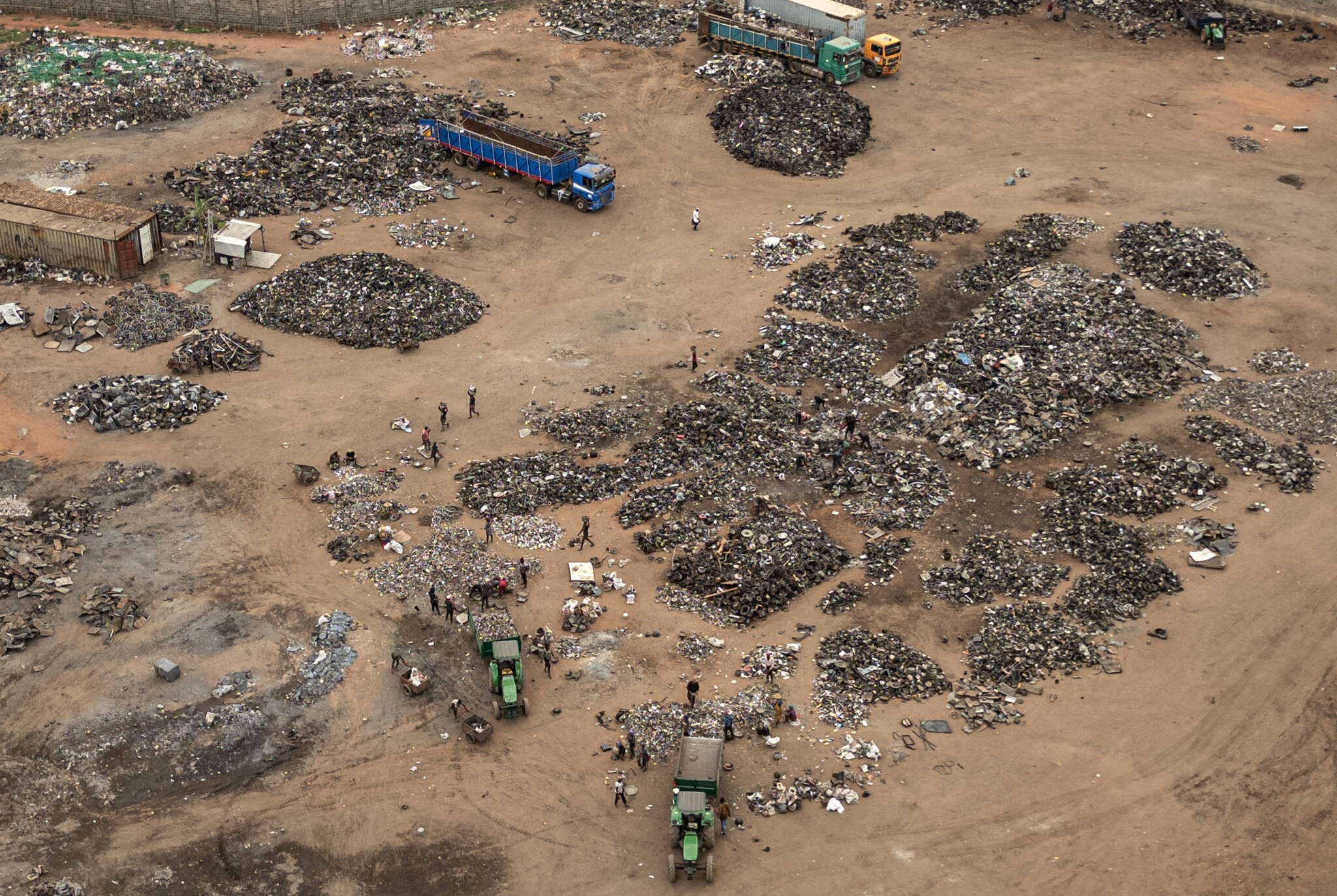 Everest Metal Nigeria, in Ogijo. Finbarr O'Reilly for The New York Times