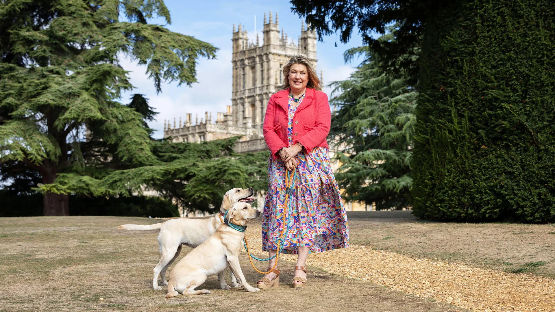 Lady Carnarvon and dogs