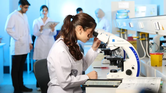 scientist_microscopejpg
